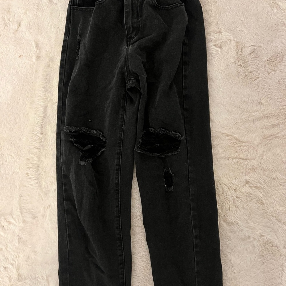 SHEIN Women’s Black Ripped Mom Jeans